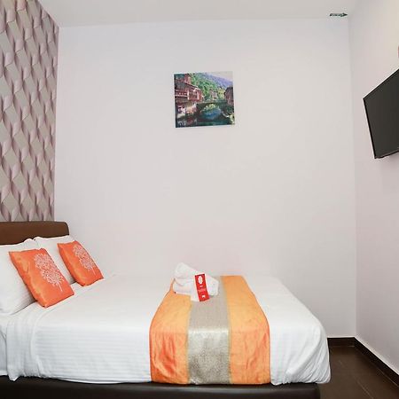 Oyo 250 Palazzo Hotel Kulai Johor Bahru Extérieur photo