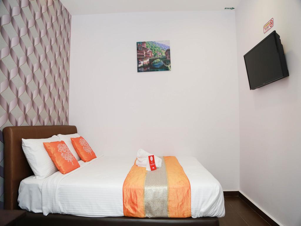 Oyo 250 Palazzo Hotel Kulai Johor Bahru Extérieur photo
