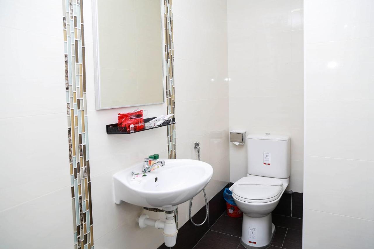 Oyo 250 Palazzo Hotel Kulai Johor Bahru Extérieur photo
