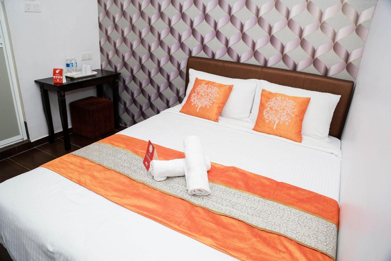 Oyo 250 Palazzo Hotel Kulai Johor Bahru Extérieur photo